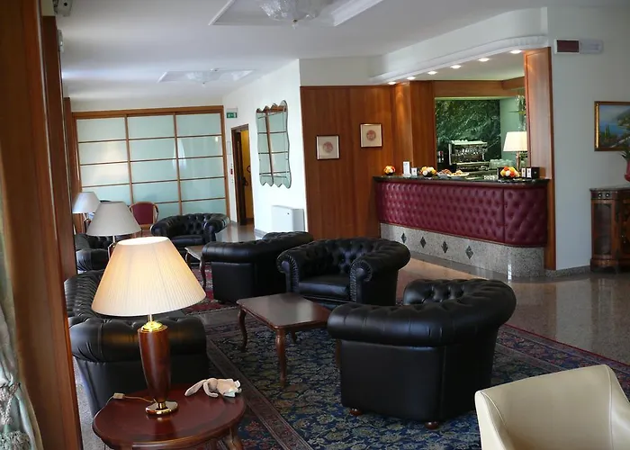 호텔 로시니 페자로